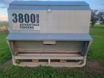Advantage 3800HD Feeders x 5