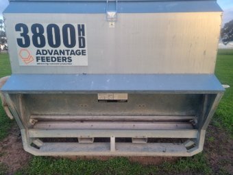 Advantage 3800HD Feeders x 5