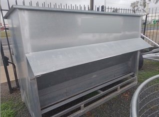 Sheep/Cattle Grain Feeder