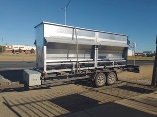 Sheep/Cattle Grain Feeder