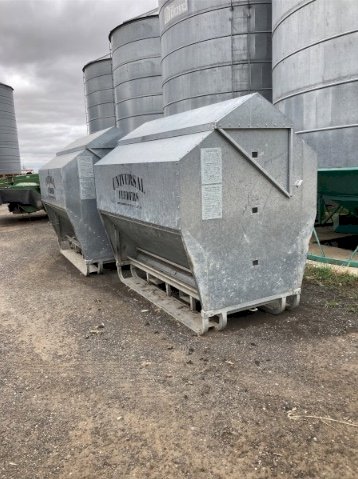 Universal Sheep Feeder