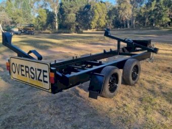 Countrywide 2000 series Canola Pickup front with Transport Trailer