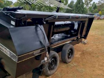 Countrywide 2000 series Canola Pickup front with Transport Trailer