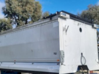 2013 Huski Bogie Tipper