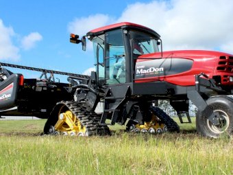 Mattracks suit MacDon