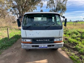 2002 Mitsubishi Canter Dual Cab Tray Truck