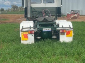 1997Freighliner FL112 Prime Mover