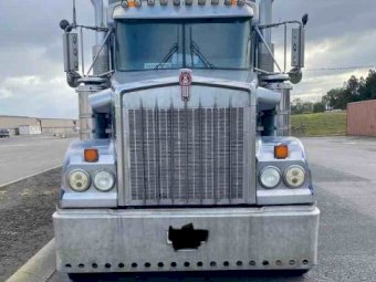 2009 Kenworth T408 SAR with Hamelex White Quad Dog Tipper