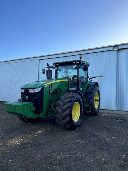 2015 John Deere 8270R Tractor