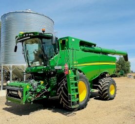 2017 John Deere S680 Header with D640 Front & Trailer