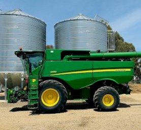 2017 John Deere S680 Header with D640 Front & Trailer