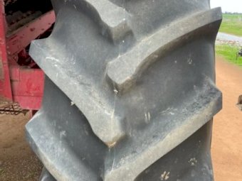 Firestone 35.5 L 32  Rice Tyres and Rims