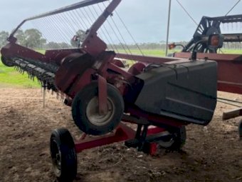 CASE IH 1015 Canola Front off a 2388 Header