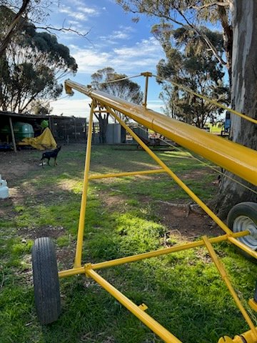 Mobilco 7" X 36' Petrol Auger