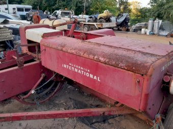 International B47 Small Square Balers