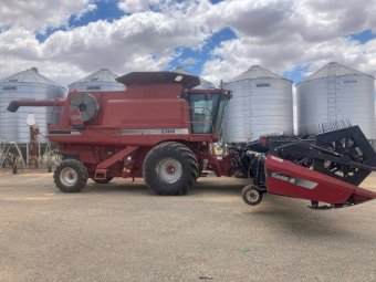 2004 Case IH 2388 Exclusive Header with 39ft 2052 Front on Trailer