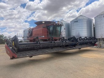 2004 Case IH 2388 Exclusive Header with 39ft 2052 Front on Trailer