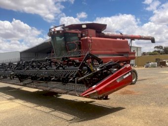 2004 Case IH 2388 Exclusive Header with 39ft 2052 Front on Trailer