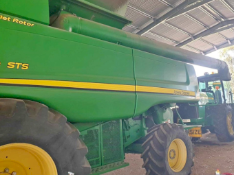 2010 John Deere 9770 STS Header with 936D 36' Draper Front