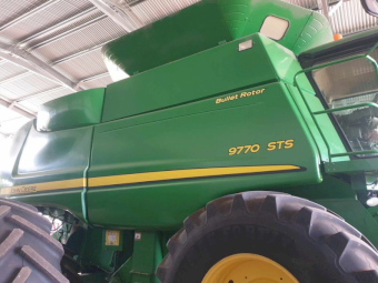 2010 John Deere 9770 STS Header with 936D 36' Draper Front