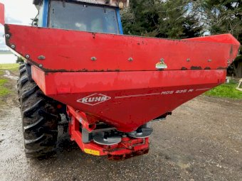 Kuhn 935 Super Spreader