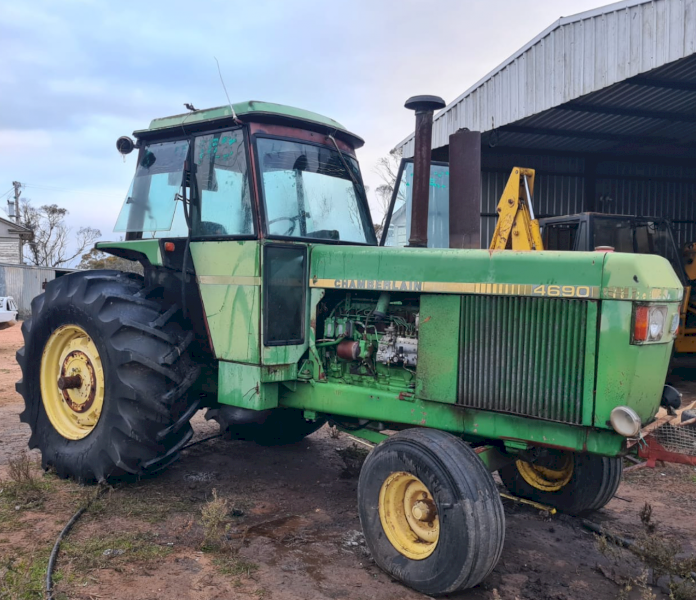 Chamberlain John Deere 4690 Tractor