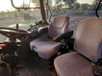 2005 New Holland TS110A Tractor with FEL