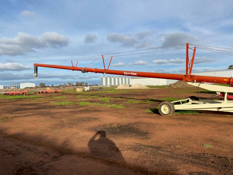 95ft x 13" Farm King Swing Away Auger with Drive Over Hopper