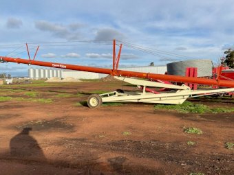 95ft x 13" Farm King Swing Away Auger with Drive Over Hopper