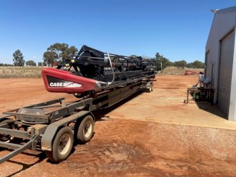 2010 Case IH 7088 Header with Fronts