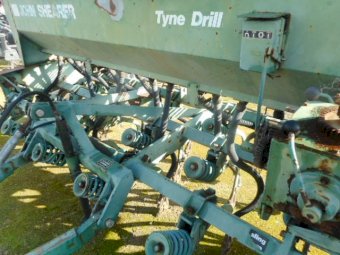 1990's John Shearer 16 Run Seeder