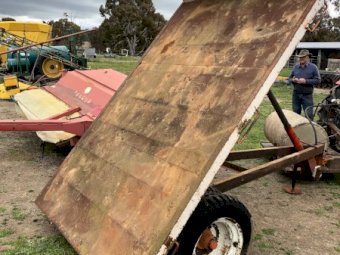 Dean Farm Tipping Trailer