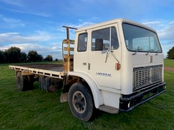 1987 International 1810B Truck