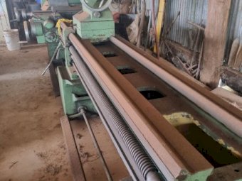 Yunnan Machine Tool Works Metal Lathe