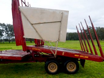 New Holland  Model 1033 Bale Wagon