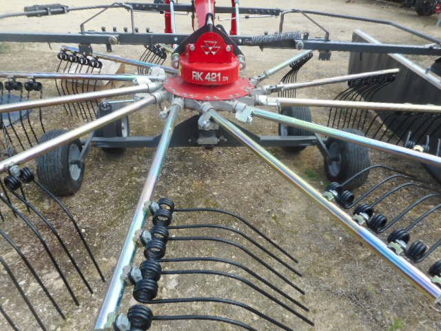 2020 Massey Ferguson RK421 Single Rotor Hay Rake