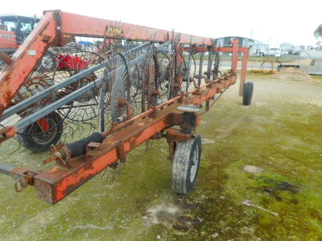 1995 Taege 14 Wheel Hay Rake