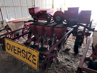 8 row Gaspardo SP530 Precision Planter