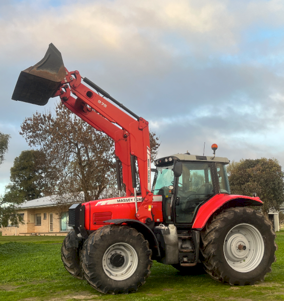 2008 Massey Ferguson 7495 Tractor with 975 Quickie Loader