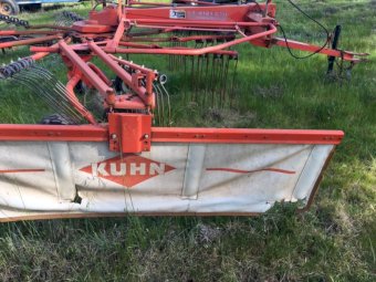 Kuhn Tedder Hay Rake. Model  GA 4121  GTH.  Master drive is in very good condition, PTO Driven