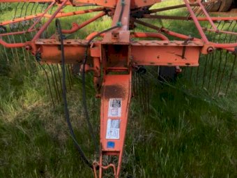 Kuhn Tedder Hay Rake. Model  GA 4121  GTH.  Master drive is in very good condition, PTO Driven