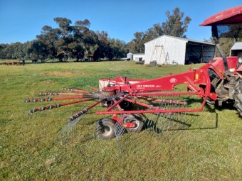 Lely Hibiscus 485 s Rotary Hay Rake
