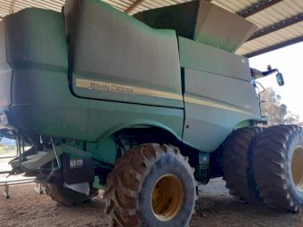 2014 John Deere S680 Header