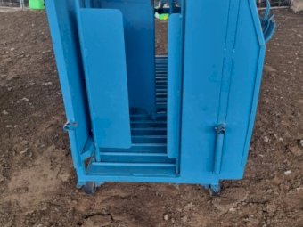 Peak Hill Sheep Handler with lead up race