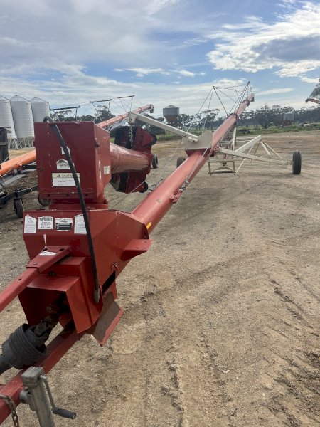 Farm King Swing Away 1070 Auger