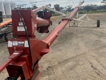 Farm King Swing Away 1070 Auger