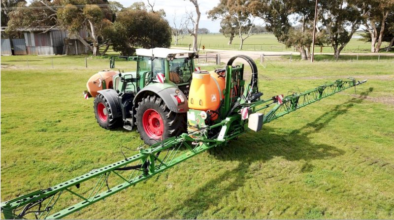 Amazone UF1801 28m Sprayer with Front Tank