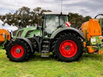 Amazone UF1801 28m Sprayer with Front Tank