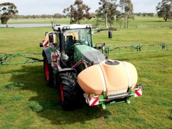 Amazone UF1801 28m Sprayer with Front Tank