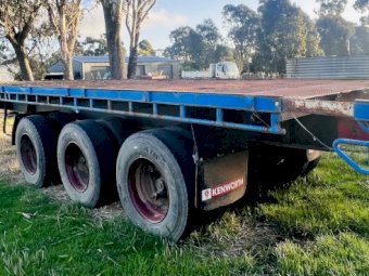 1985 Freighter ST3 Flat Top Trailer